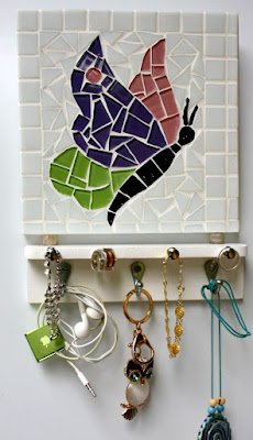 Como fazer mosaicos com louça e cerâmicas quebradas