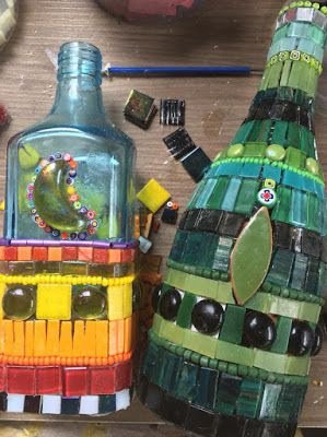 Como fazer mosaicos com louça e cerâmicas quebradas