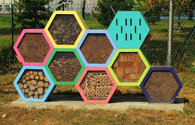 Aprenda a fazer um hotel para insetos