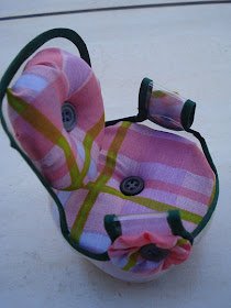 Aprenda a fazer porta agulha feito com garrafa pet.