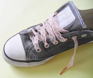 43 Ideias lindas para customizar aquele velho tênis + Tutoriais e vídeos