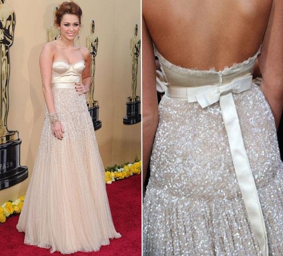 Um dos looks mais explorados nos desfiles vem sendo os vestidos românticos, volumosos e, ao mesmo tempo, superleve. O tule é protagonista nessa trend já que consegue trazer (sem pesar) esse visual "bolo de noiva" almejado pelas fashionistas atualmente.