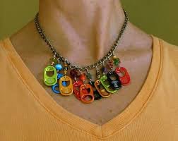 Aprenda : Como fazer bijuterias com lacre de lata de refrigerante - Moda Fashion Sustentável