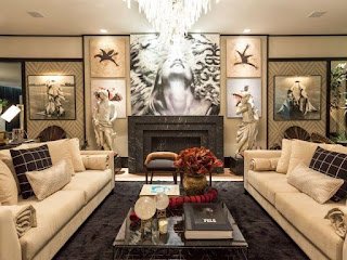 Como fazer uma composição de quadros na parede de sua casa