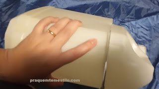 Como porta trecos com galão e tecido de sombrinha  Veja como Reaproveitar Embalagem de Amaciante e Tecido de Sombrinha confeccionando um lindo porta trecos   #reciclagem #o #sustentabilidade #reciclagem #diy #reuse #sustentabilidadecriativa #meioambiente 