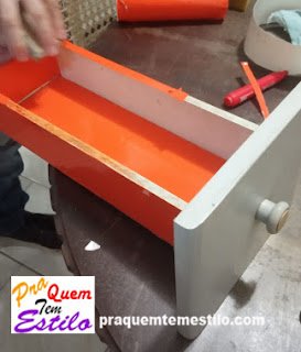 Como transformar uma gaveta velha em um organizador de lenços estiloso