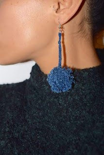 O jeans é um material confortável, prático e amado por todo mundo. Há várias maneiras de reaproveitar aquele jeans antigo jogado no fundo do armário.