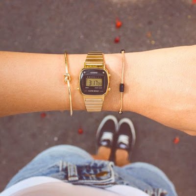 Acessórios dourados são hit na moda verão