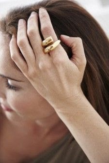 Acessórios dourados são hit na moda verão