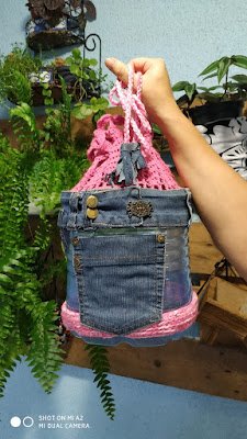  Artesanato com reciclagem - Bolsa de galão de água mineral