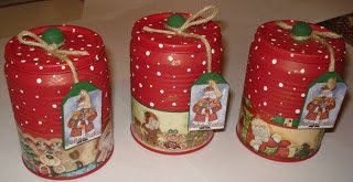 Como fazer enfeites natalinos com latas