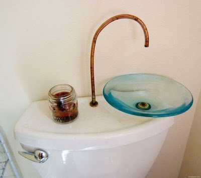 Como reutilizar a água da pia na descarga do banheiro