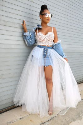 Lindas ideias de jeans desconstruído para você se inspirar e favoritar 