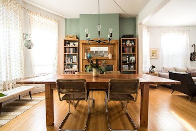 Móveis e objetos antigos dão vida à decoração