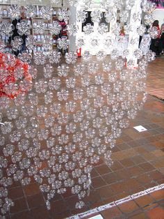 Como decorar ambientes com garrafa pet