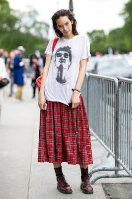 33 look's com saia e camiseta para te inspirar