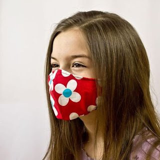 Esta máscara facial pode ser feita para crianças e adultos, basta diminuir ou aumentar o molde conforme  as medidas de quem vai usar.