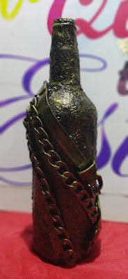 Como decorar Garrafas de Vidros com papel higiênico