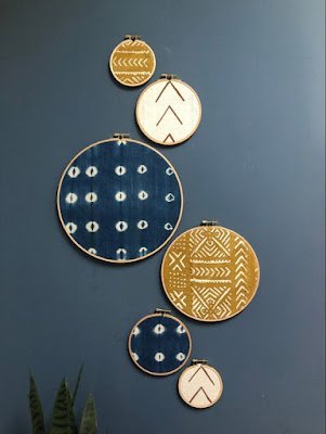 Decore com bastidores de bordado.