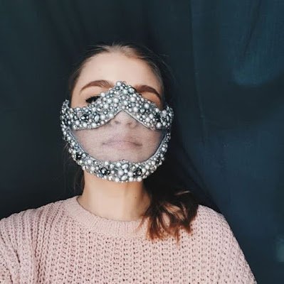 utilizar máscaras de proteção fashion.... (seguindo recomendações dos órgãos de saúde)