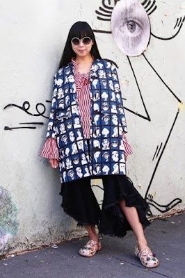 Look's com as polêmicas sandálias crocs