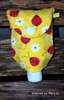 Ideias para fazer capinha chaveiro de álcool gel com passo a passo