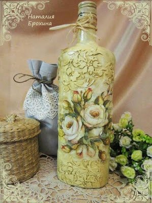 Garrafas decoradas com decoupagem