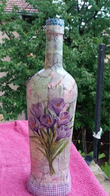 Garrafas decoradas com decoupagem