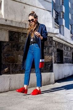 Look's com tênis vermelho