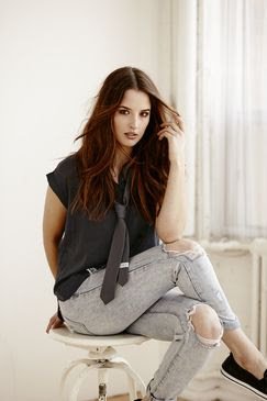 Como usar gravatas no look feminino