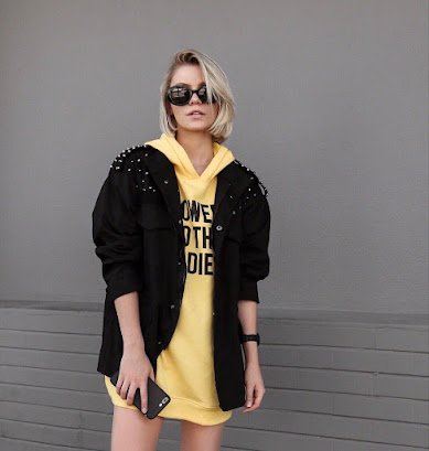 origem da blusa de frio com capuz