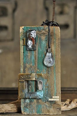 A madeira pode ser utilizada para fazer objetos pequenos, médios ou grandes (que suportam peso e pressão).