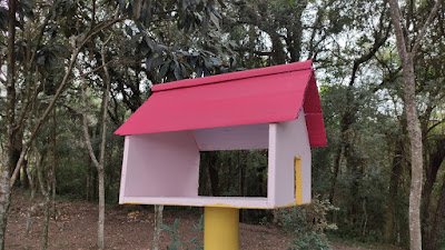 Como fazer um comedouro para pássaros para seu jardim