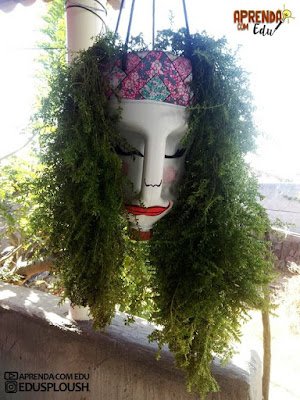 com garrafas PET também dá para criar mimos lindos e delicados para decorar o seu jardim