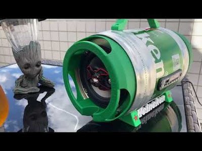 É comum encontrarmos barris como esse jogados no lixo, descartados em terrenos baldios ou, mesmo, para comprar no ferro velho. Uma experiência ideal para aproveitar no artesanato reutilizando-o.