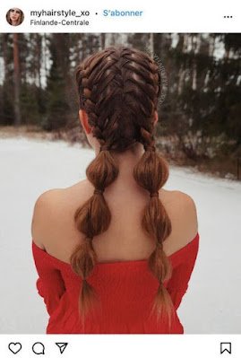 O efeito do penteado é conquistado apenas com elastiquinhos que você vai colocar pelo cabelo depois de fazer um rabo de cavalo, criando bolhas de cabelos.