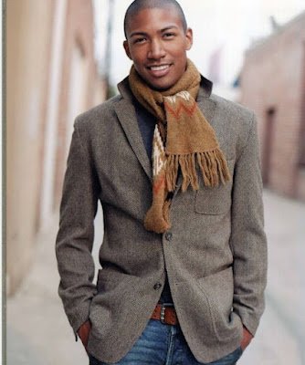 O cachecol é uma peça do vestuário que atende a qualquer idade e também usado tanto por mulheres quanto por homens.