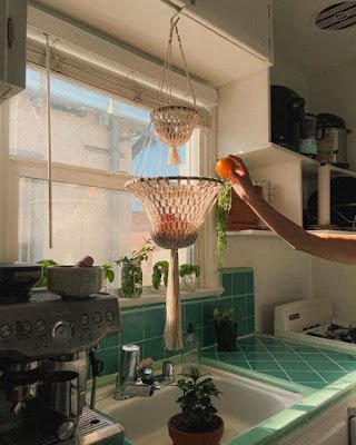 Mais do que um simples objeto de armazenamento de frutas e verduras, a fruteira pode ter um grande destaque na decoração de sua cozinha