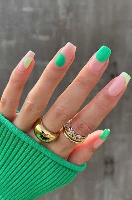 Turbine o visual de suas unhas investindo em esmaltes coloridos