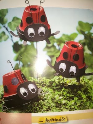 Que tal transformar os seus vasos e plantas em bonecos para decoração?