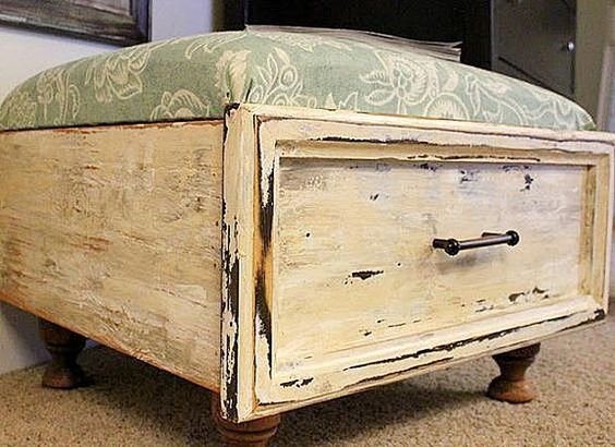 A palavra upcycle é usada para se referir aos objetos que foram criados a partir da técnica do upcycling, que consiste no reaproveitamento de objetos e materiais para criar novos itens, muitas vezes com funções diferentes, sem alterar as principais características do objeto original.