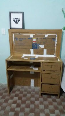 Quando você tem uma pilha de caixas de papelão no canto a reciclagem é uma opção, mas antes de quebrar essas caixas, dê uma olhada nesses projetos supercriativos e divertidos que transformam o papelão em algo útil e / ou linda.