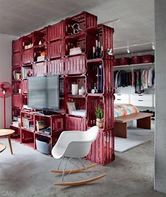 A reciclagem é uma ótima forma de diminuir o volume de lixo e de criar peças lindas e úteis para as mais diversas funções.