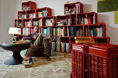 A reciclagem é uma ótima forma de diminuir o volume de lixo e de criar peças lindas e úteis para as mais diversas funções.