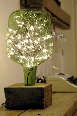 A reciclagem é uma ótima forma de diminuir o volume de lixo e de criar peças lindas e úteis para as mais diversas funções.