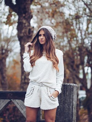 Leve e natural Para os dias não tão frios, vale apostar em malhas mais leves, que remetam à natureza, tanto nos tecidos utilizados quanto no shape das peças.