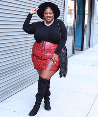 Saias curtas Para o próximo inverno, aposte em saias mais curtas, em composições com blusões e croppeds. Também vale ousar em looks com peças oversized. Camisas viram vestidos curtos, cobertos por casacos com estampas, como o xadrez.