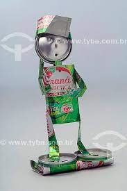 pode apostar em cinzeiros, luminárias, porta velas e até brinquedos feitos de latinhas de aluminio