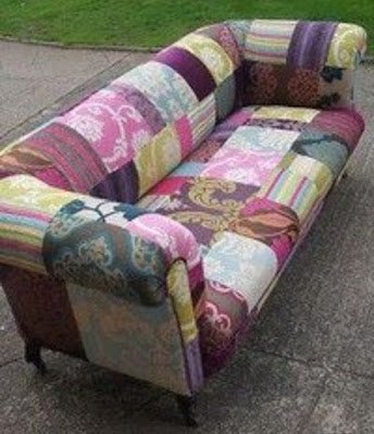 Patchwork é uma técnica na qual retalhos de tecidos diferentes são unidos formando-se composições diversas para a produção e aplicação em colchas, panos de copa, almofadas, tapetes e em vários objetos.