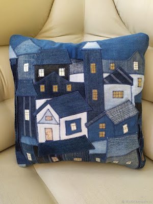 Patchwork é uma técnica na qual retalhos de tecidos diferentes são unidos formando-se composições diversas para a produção e aplicação em colchas, panos de copa, almofadas, tapetes e em vários objetos.